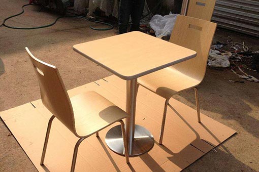 曲木餐桌椅圖片