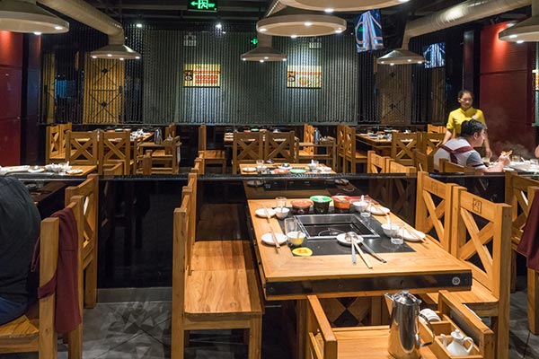 柴木火鍋桌椅圖片